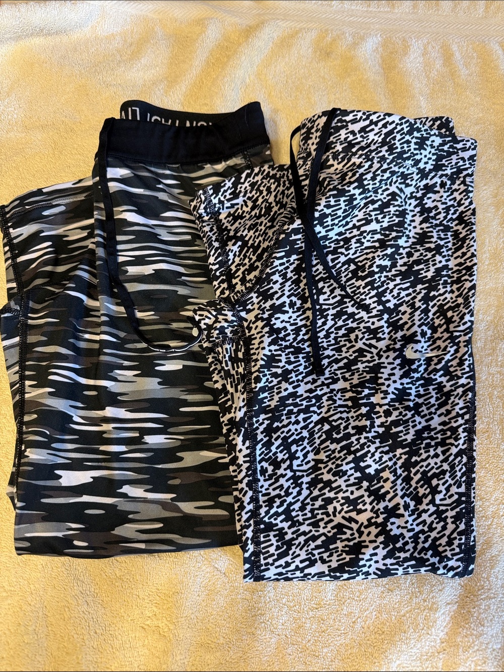 Nike Black & White Patterned Leggings - 2-Pack